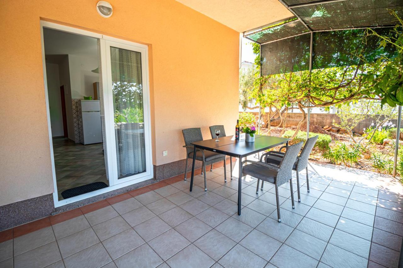 Apartments Sandra Kornic Exterior photo